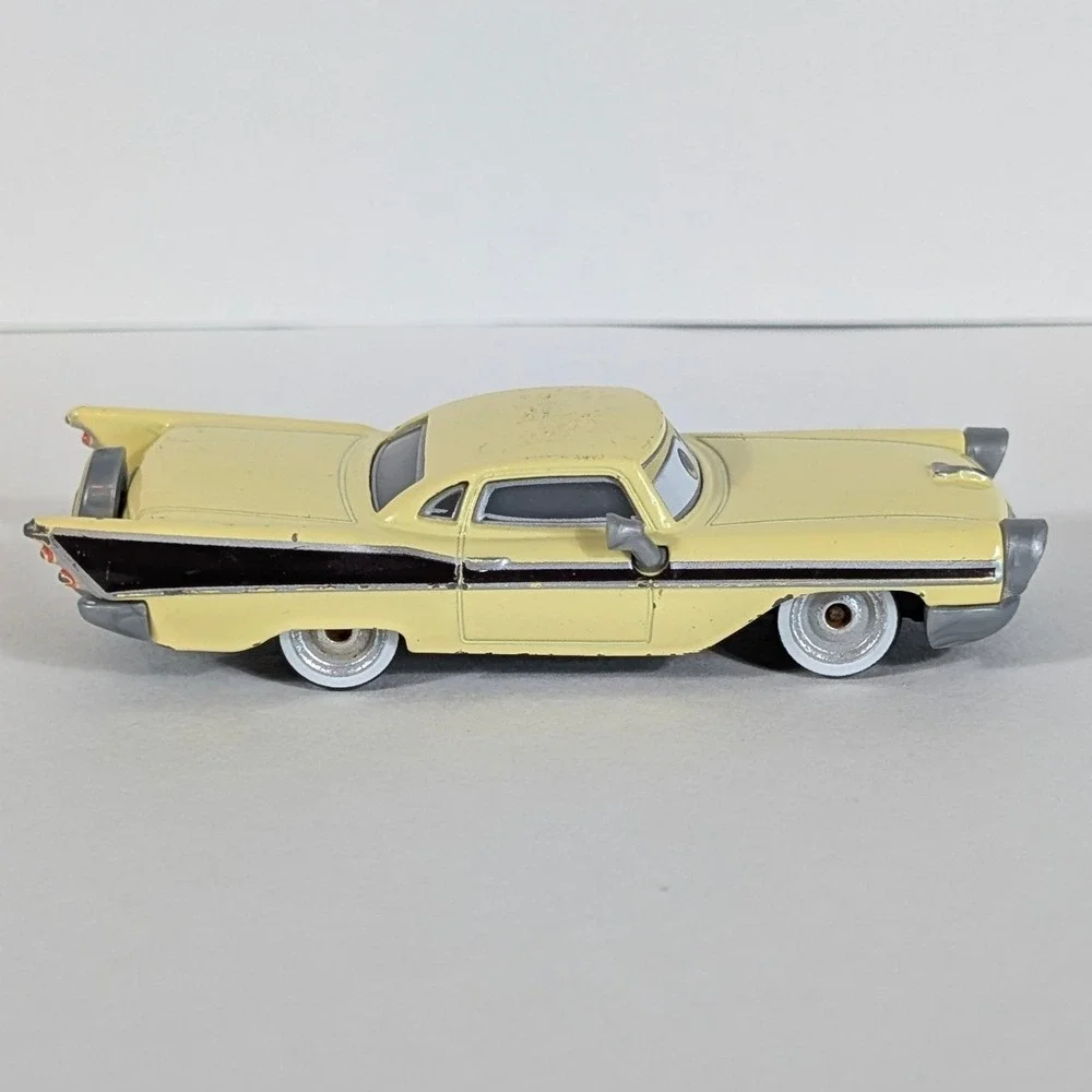 Disney Pixar Cars Mattel Nicky B. Yellow Diecast Character Car GKE14 N03A